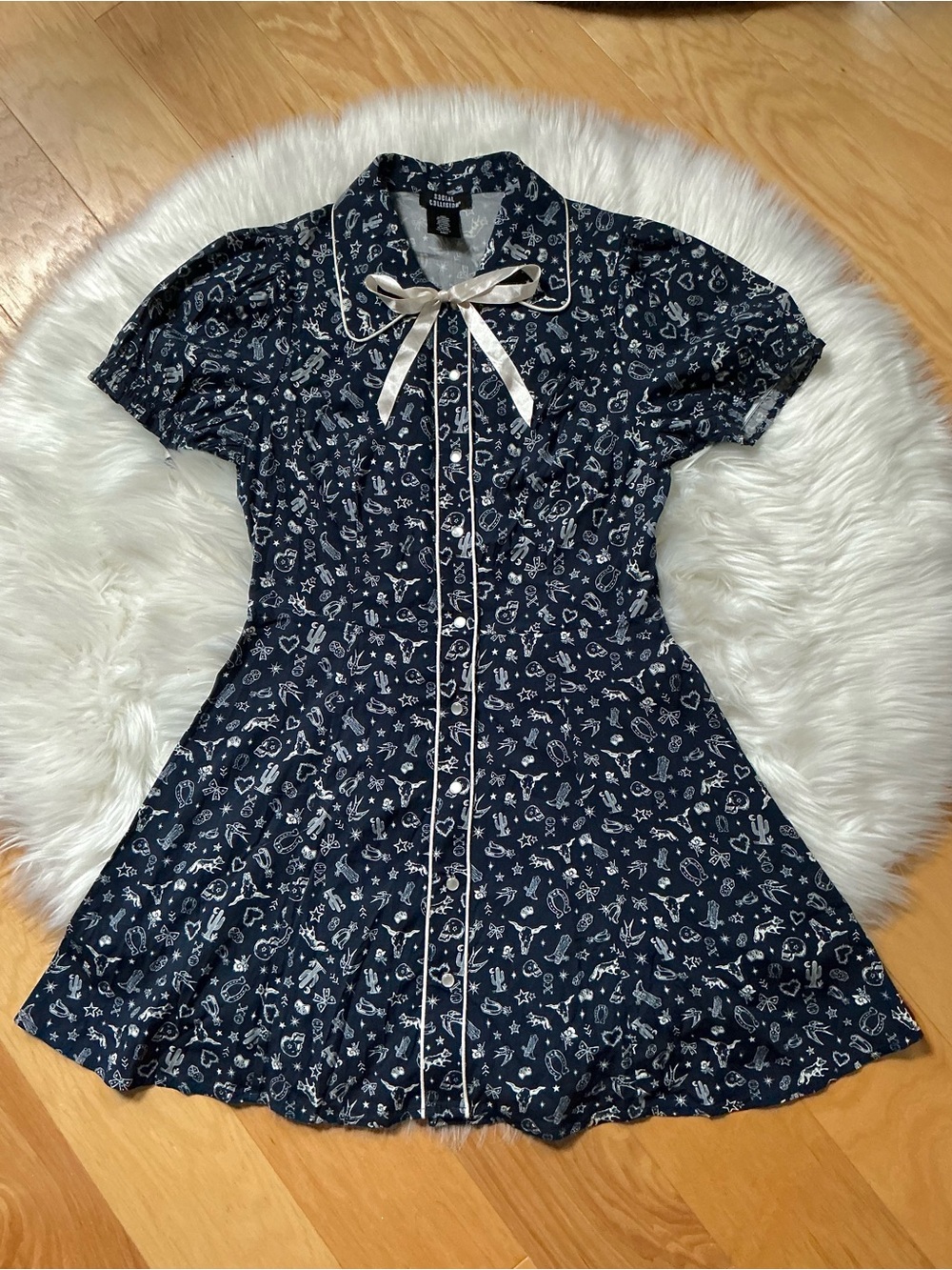 Social Collision Western Paisley Button Up Short Sleeve Mini Dress Size Medium